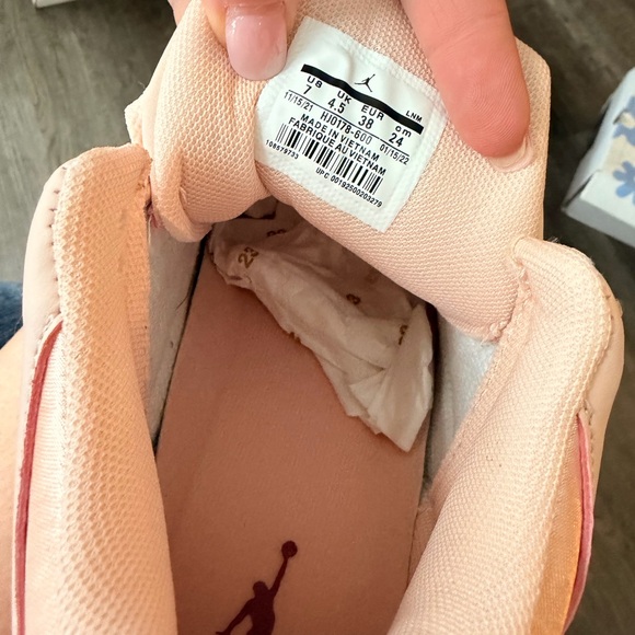 Air Jordan 3 Retro - Picture 3 of 3